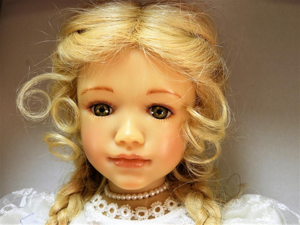 Sonja Hartmann Princess & Pea LE/250 Doll (1 of 7)