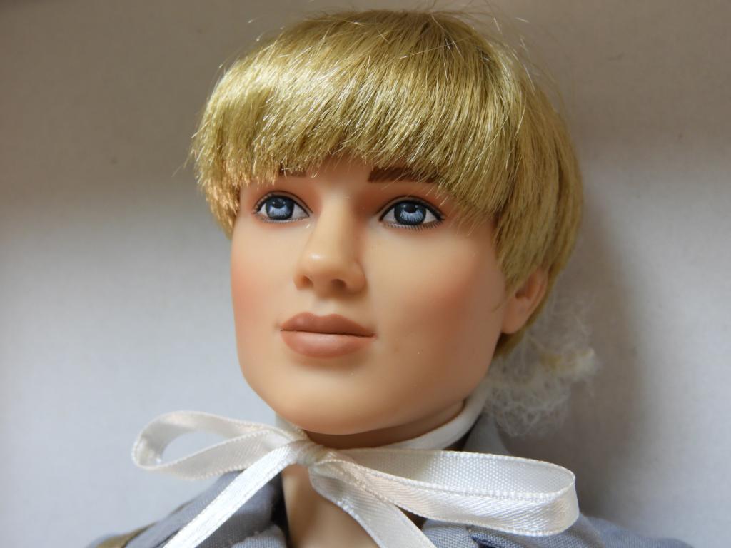 Tonner Walt Disney Narnia Peter Pevensie Doll: ,Modern The Chronicles of Narnia soft touch vinyl doll with original box and accoutrements. ,18" long
