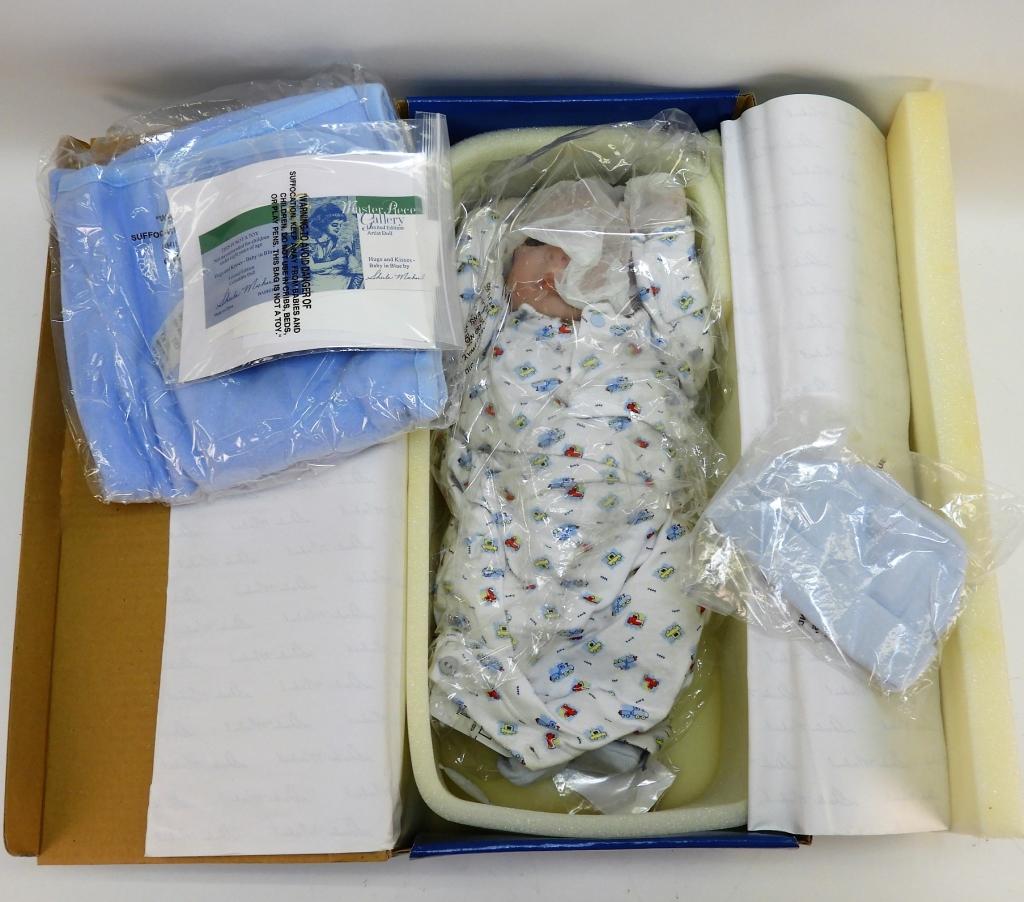 Masterpiece Gallery Sheila Michael Hug Kisses Doll (1 of 5)