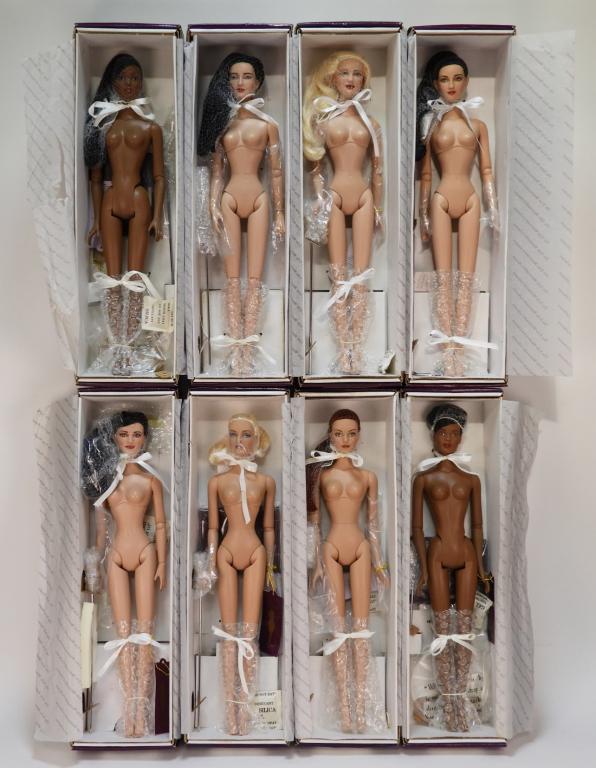 8 Tonner Tyler Wentworth Collection Fashion Dolls (1 of 7)