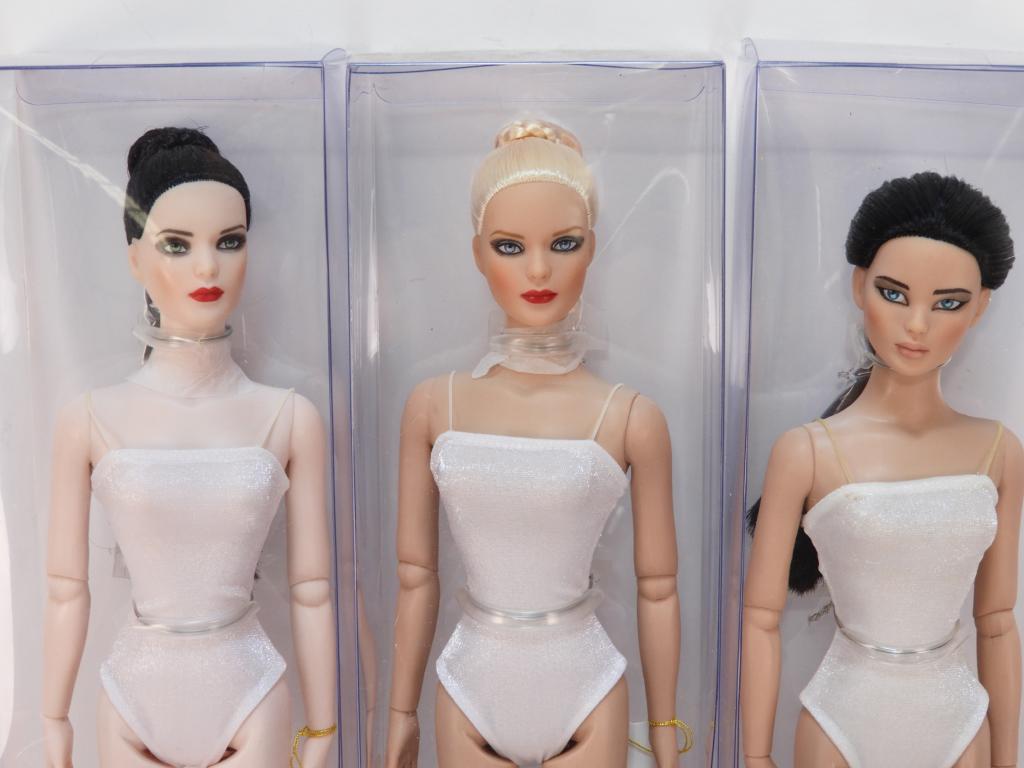 3 Tonner Tyler Wentworth Ultra Basic Fashion Dolls (1 of 6)