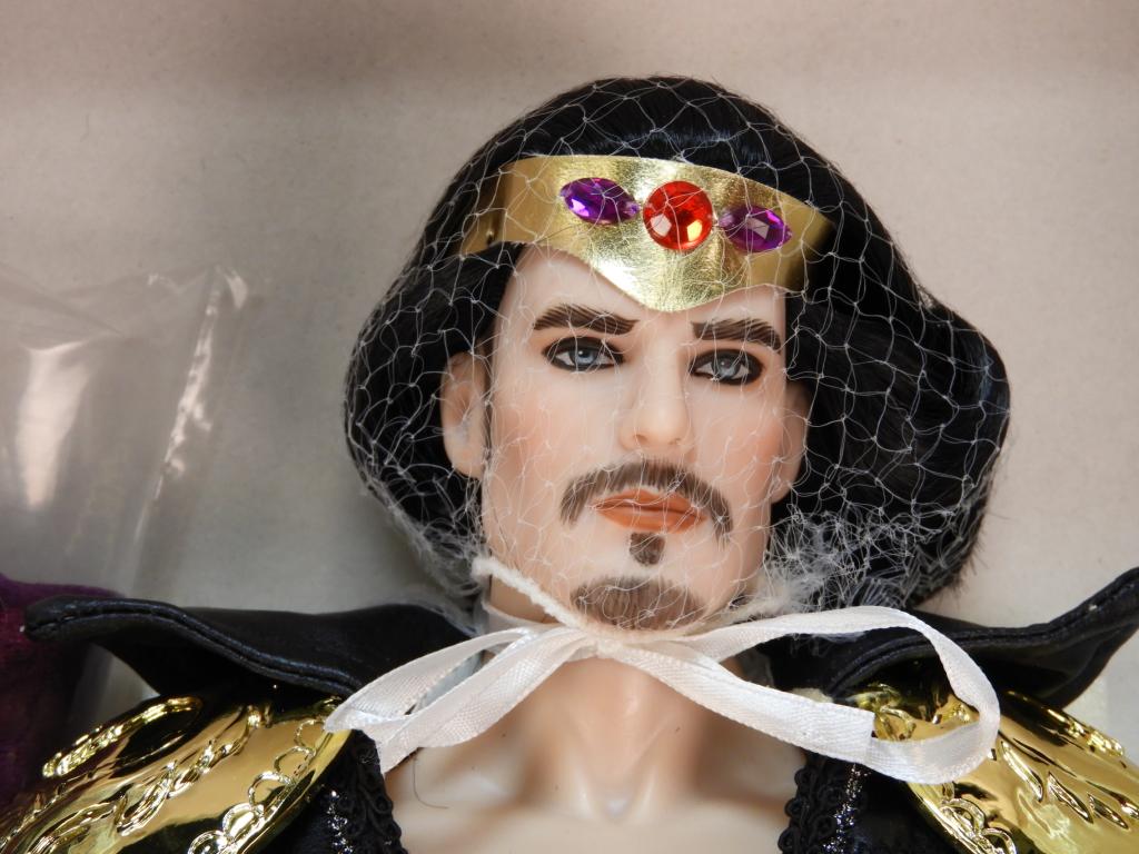 Tonner Re Imagine The King of Swords Doll (1 of 5)