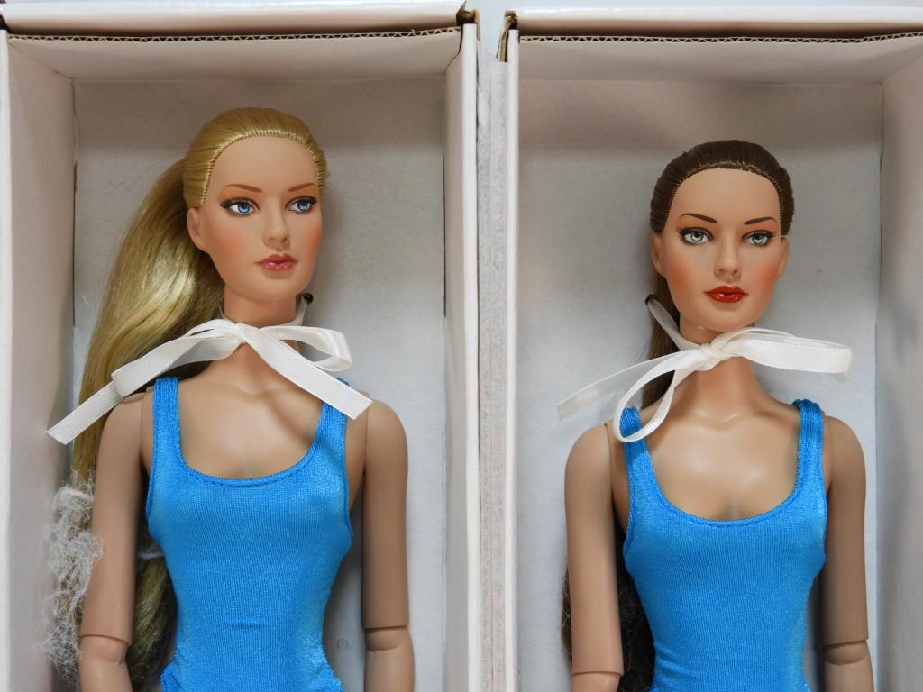 2 Tonner Jane Ready to Wear Fashion Dolls (1 of 6)