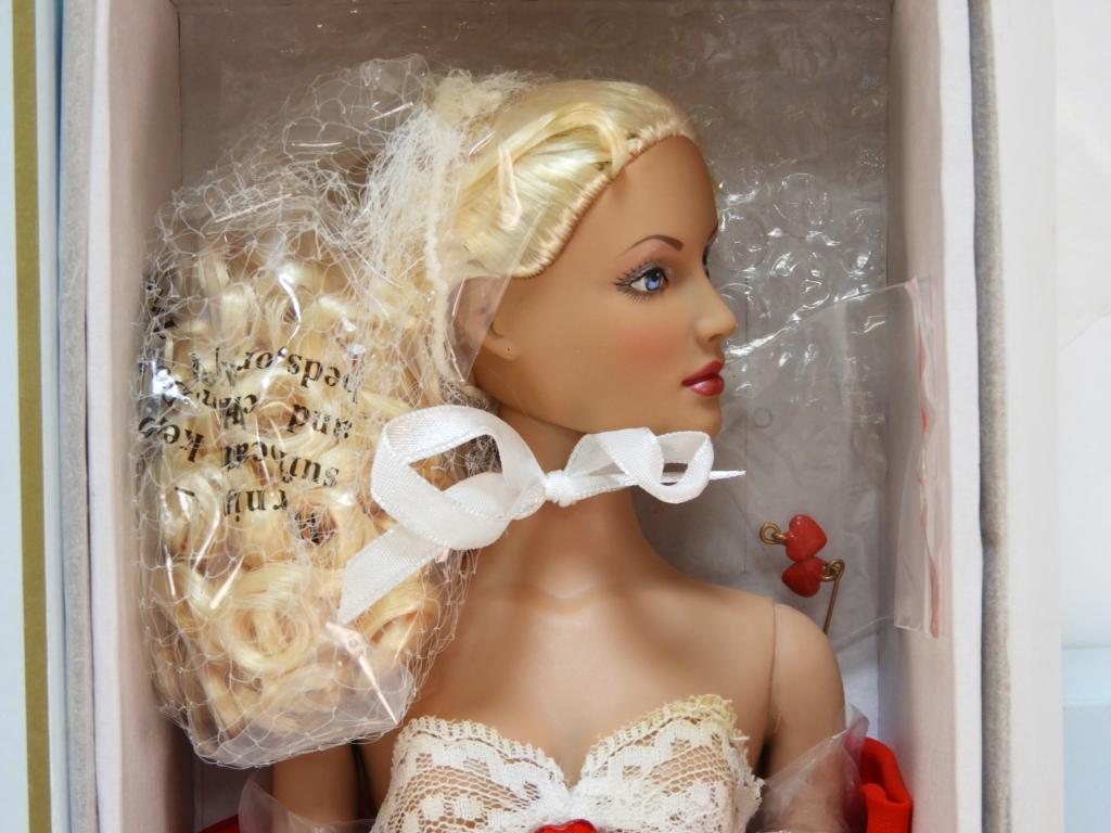 3PC Tonner Alice in Wonderland Doll and Clothes (1 of 7)