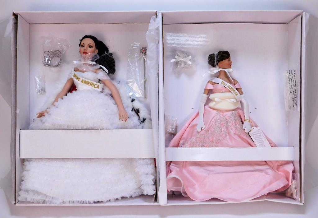 2 Tonner Miss America Collection Fashion Dolls (1 of 8)