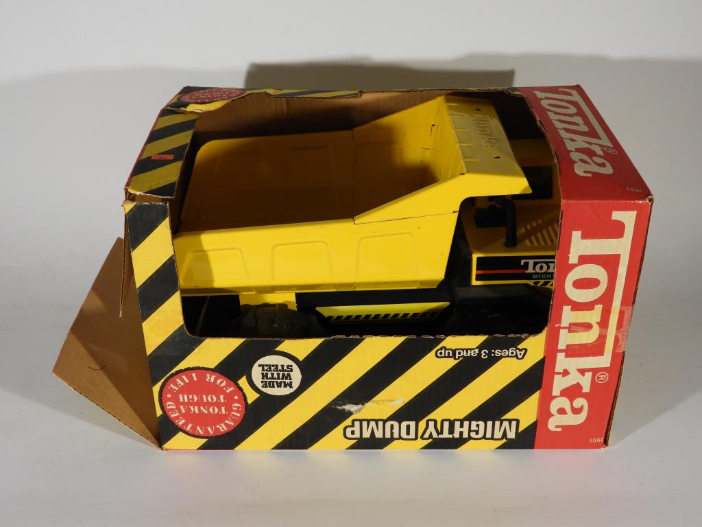1991 Mighty Tonka Steel Mighty Dump Truck Unused (1 of 7)