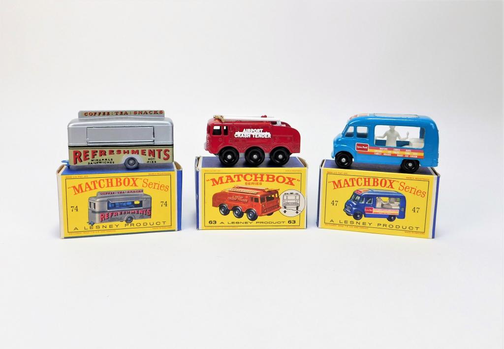 Lesney Matchbox Fire Tender Canteen Ice-Cream Van (1 of 5)