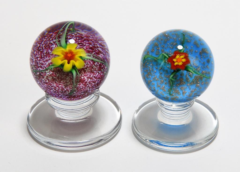 2PC Charles Kaziun Jr. Pedestal Glass Paperweights (1 of 7)