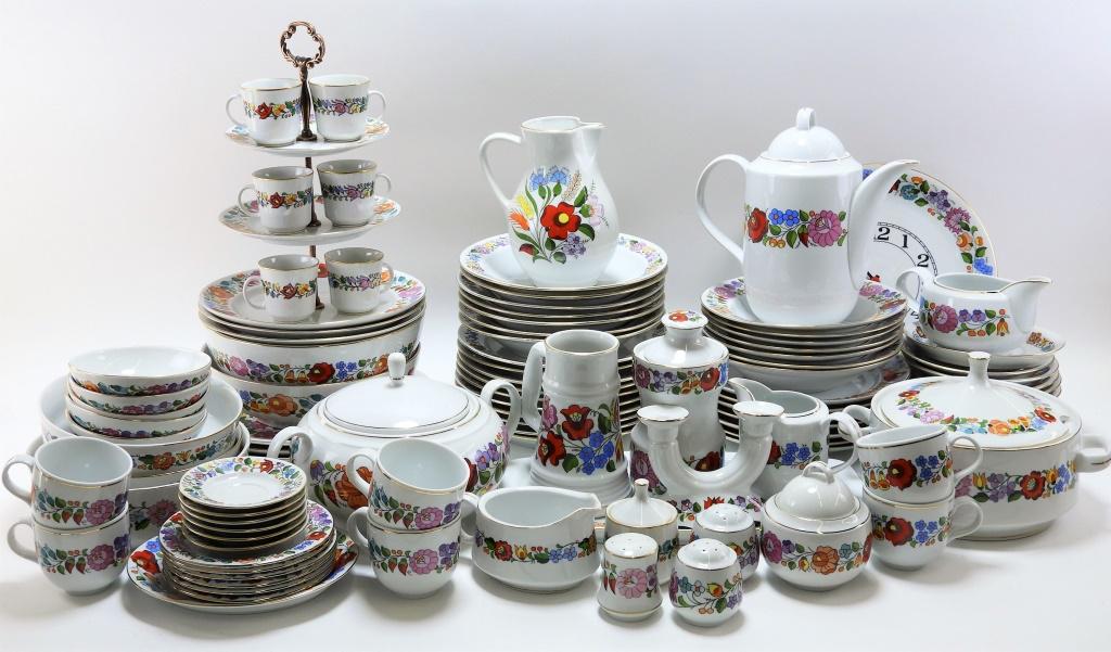 98PC Kalocsa Hungarian Dinnerware (1 of 12)