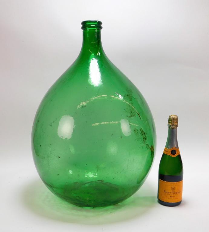LG Green Molded Glass Demijohn Bottle (1 of 6)