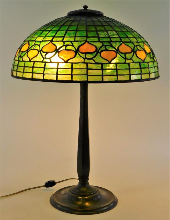 Tiffany Studios Bleeding Heart Table Lamp (1 of 6)