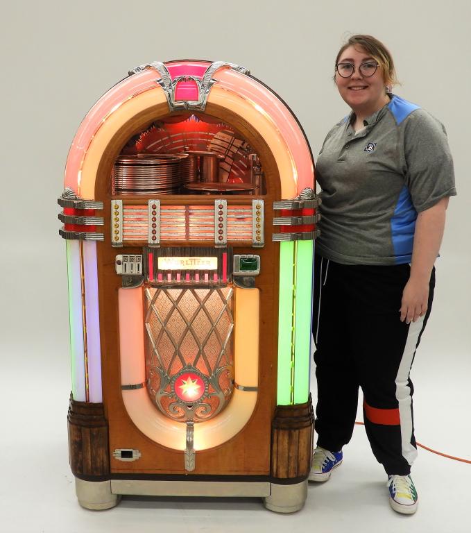 Wurlitzer Model 1015 Jukebox