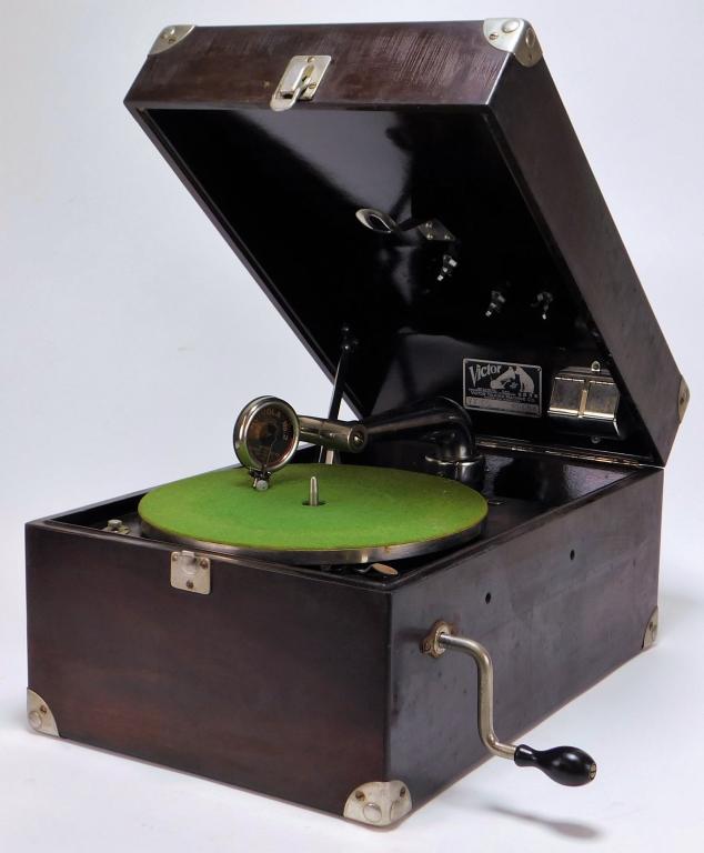 Victrola VV 50 Phonograph (1 of 6)