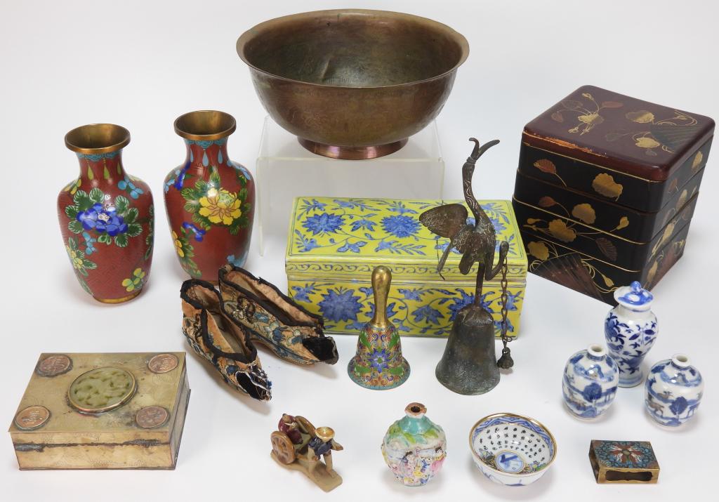 16PC Chinese Japanese Table Accessories Group (1 of 10)