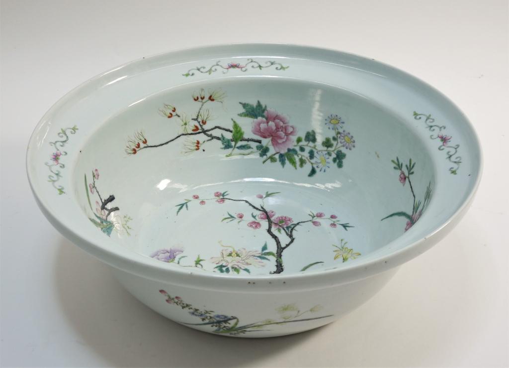 LG Chinese Qing Famille Rose Porcelain Basin Bowl (1 of 12)