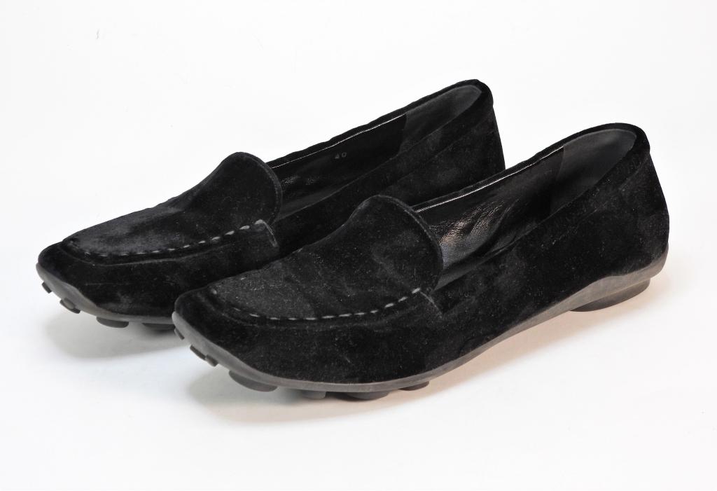 Prada Velluto Sera Black Velvet Loafers size 9 (1 of 5)