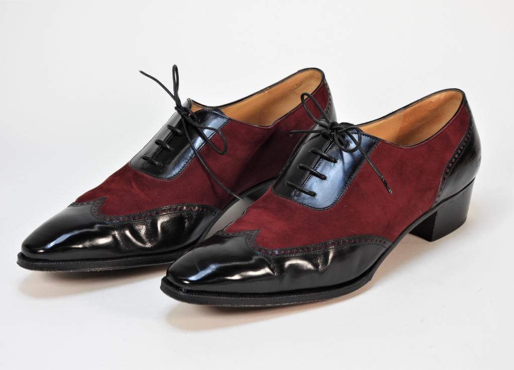 Gravati Burgundy & Black Oxford Heels sz 10: Burgundy suede heels with black leather toe cap, heel, tongue, and lace guard. Guaranteed authentic with original box and dust bag. Leather, suede,10 Marked "Gravati per Neiman-Marcus Hand Made in Ita