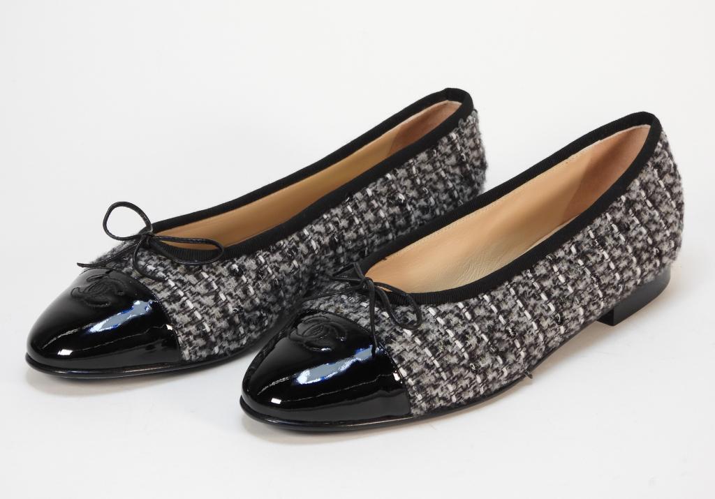 Chanel Gray Tweed Ballerina Flats size 10 (1 of 6)