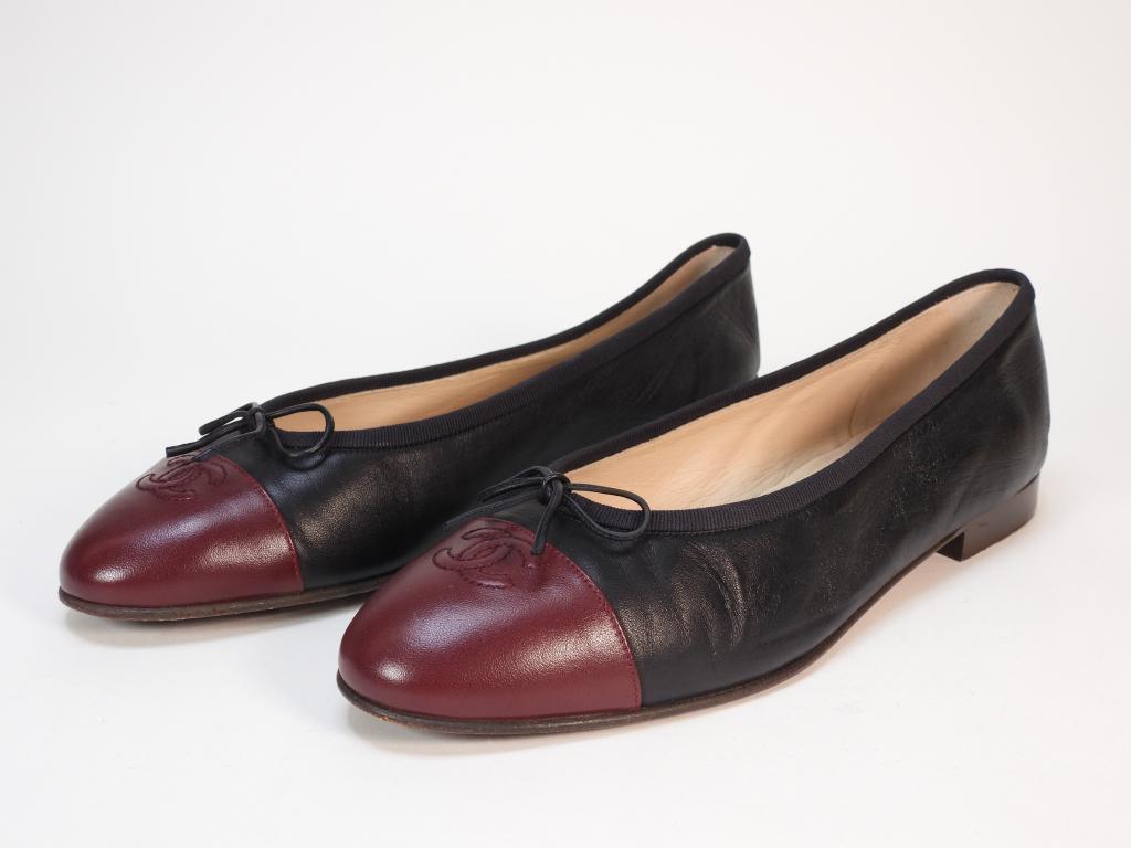 Chanel Navy & Burgundy Leather Ballet Flats sz 9.5 (1 of 5)