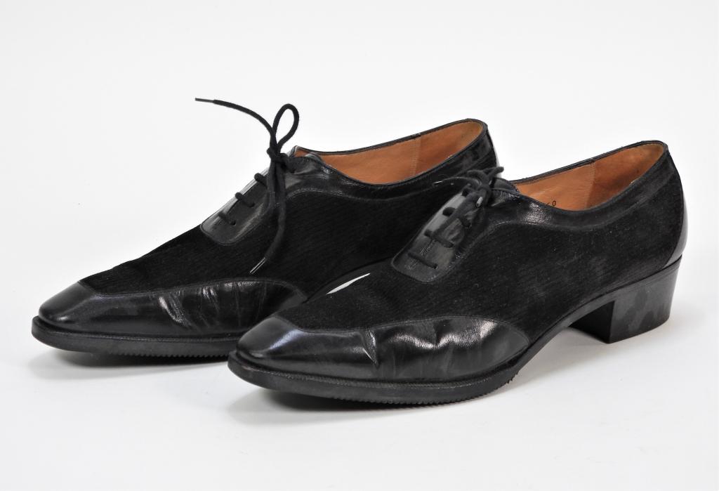 Gravati Black Corduroy Oxford Heels Size 10M: , Black corduroy oxfords with black leather toe cap and lace guard. Guaranteed authentic with original box and dust bags. Textile, leather,10M. Marked "Gravati per Arthur Beren Hand Made in Italy" to