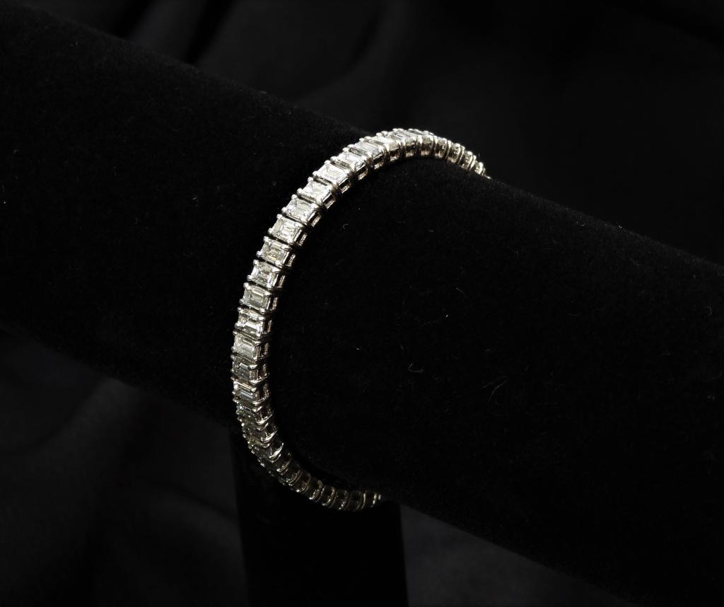 Lady's Platinum & Diamond Tennis Bracelet 12.5CT (1 of 7)