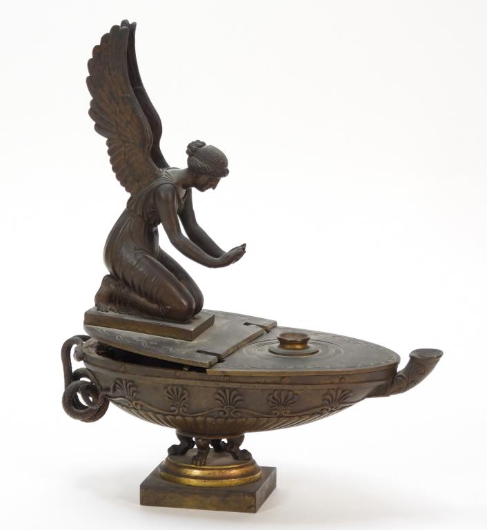 Egyptian Revival Finely Cast Bronze Oil Lamp (1 of 12)