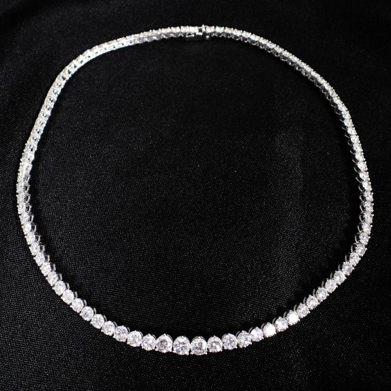 18CT Graduated Diamond 18KT White Gold Necklace (1 of 6)