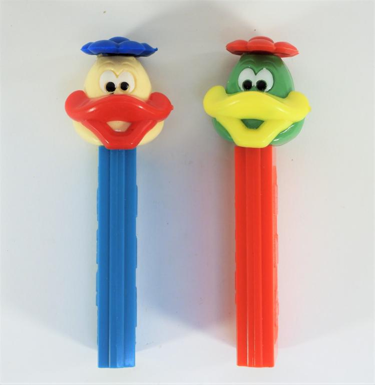 2PC 1973 PEZ Duck with Flower 2.62 Variant Group (1 of 5)