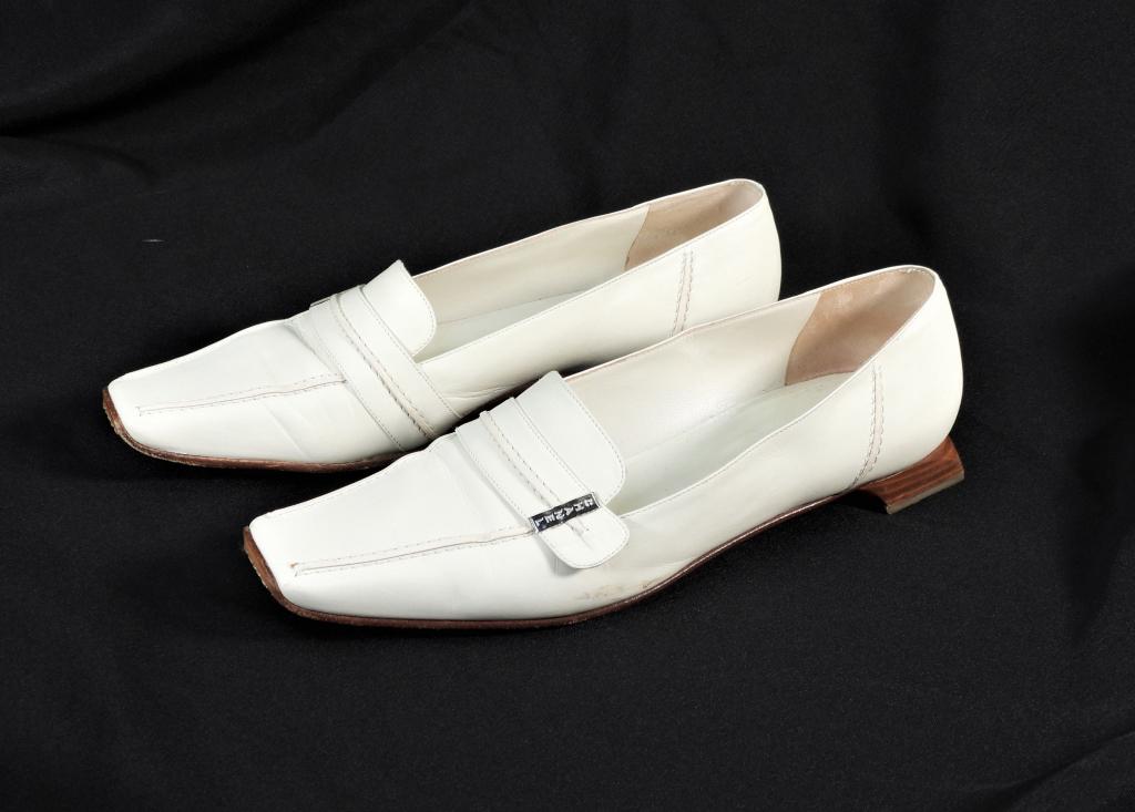 Chanel White Leather Loafers Size 40 (1 of 6)
