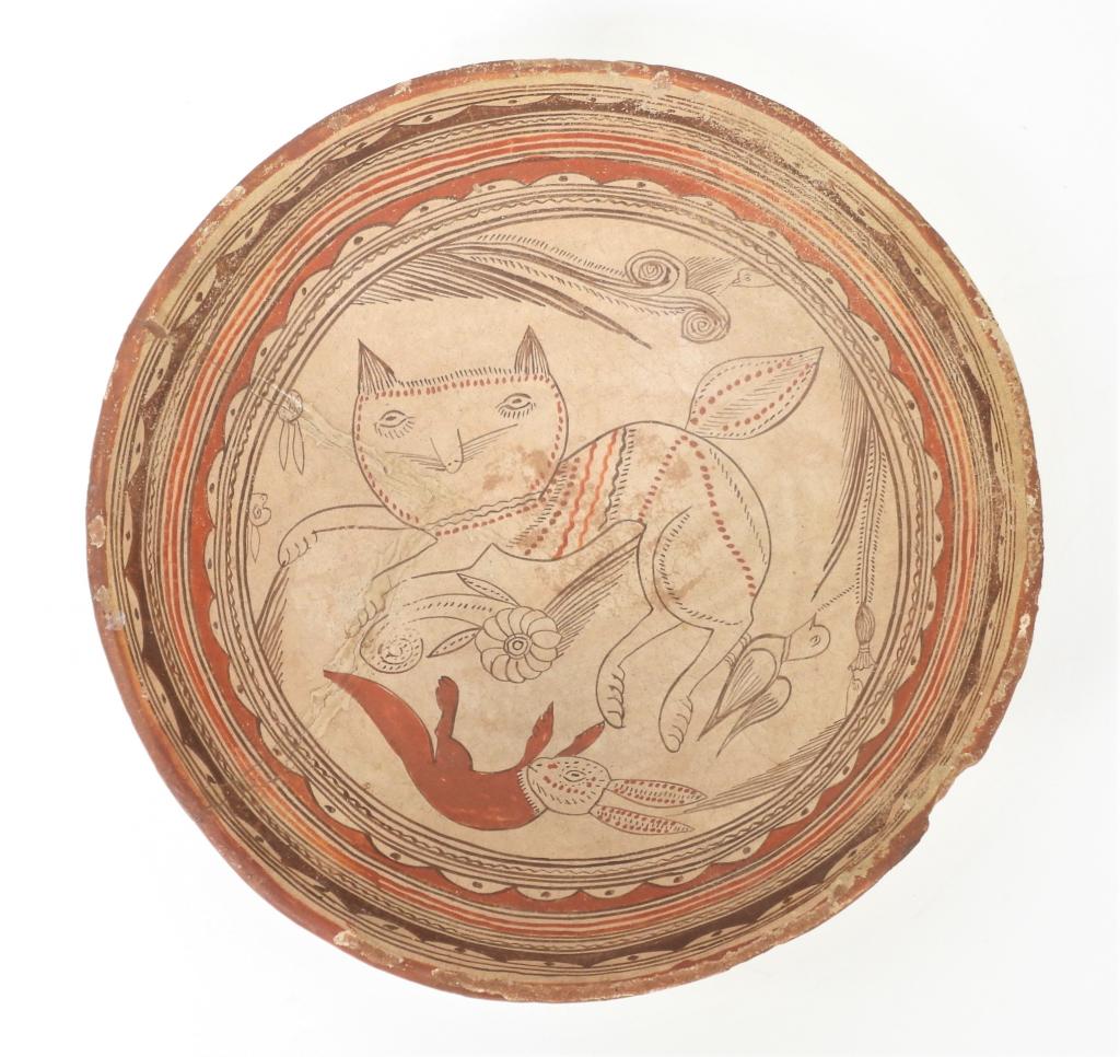 Pre Columbian Trefoil Footed Cat Bowl (1 of 11)