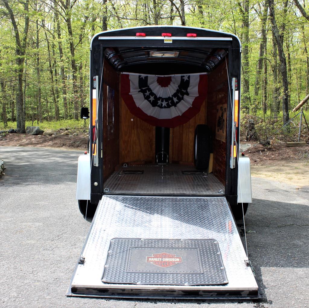 2002 Enclosed Utility Motorcycle Trailer 8' (1 of 10)