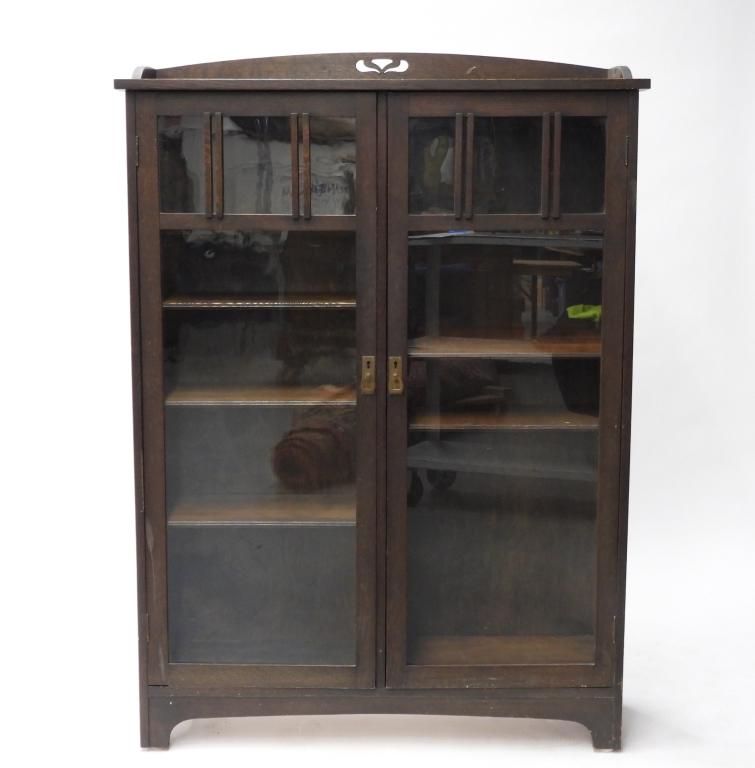 Mission Oak Arts & Crafts Bookcase Cabinet (1 of 4)