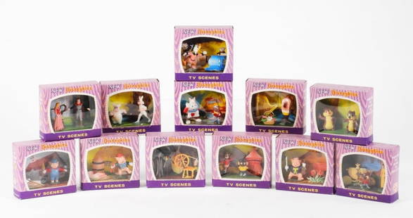 12PC 1961 Marx Walt Disney Disneykins TV Scenes: United States,1961 Collection of twelve 1961 Marx Walt Disney Disneykins TV Scenes hand painted figure sets, all factory sealed with light wear as expected from age and storage, minor signs of toning