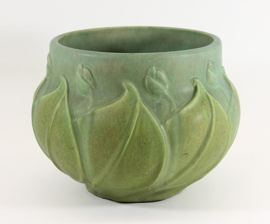 Roseville Velmoss Matt Green Organic Jardiniere (1 of 10)