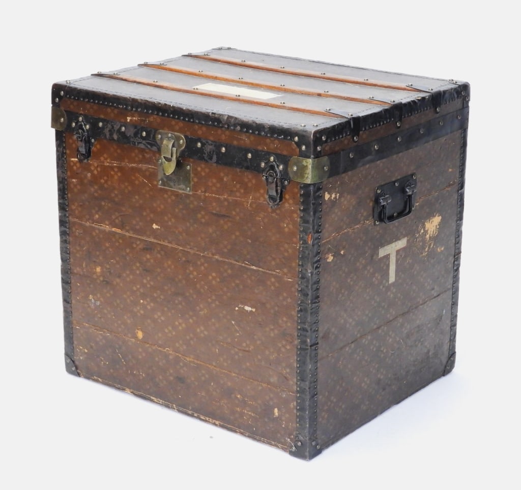 Aux Etats Unis French Steamer Travel Trunk (1 of 9)