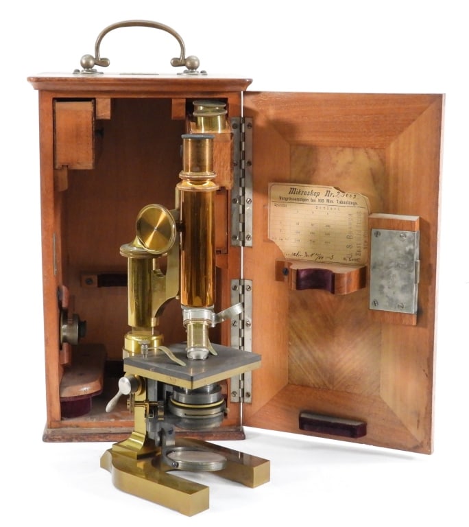 E. Leitz Wetzlar Antique Brass Microscope w/ Case (1 of 10)