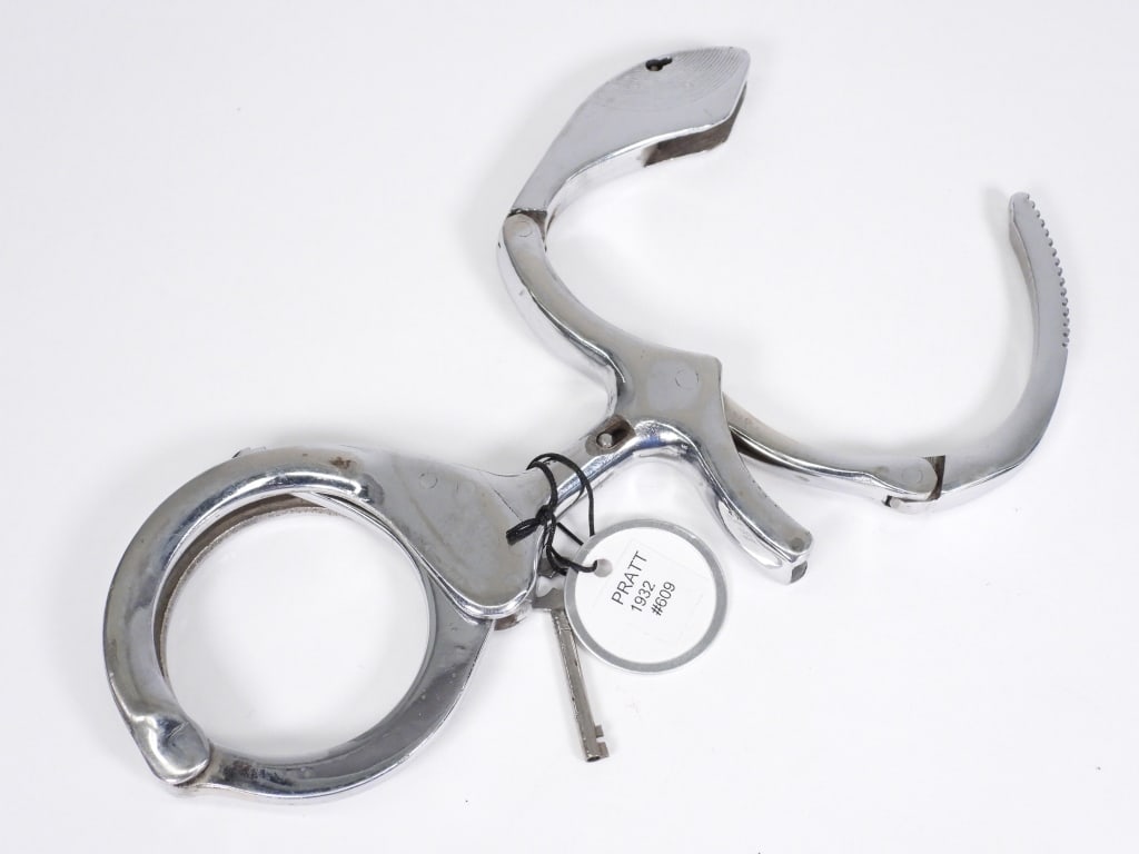 Pratt Combination Steel Handcuffs (1 of 9)