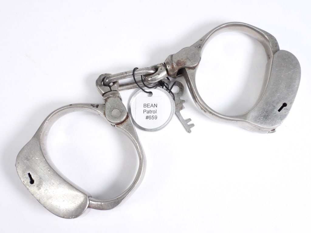 Bean Patrolman Police Officers Handcuffs (1 of 8)