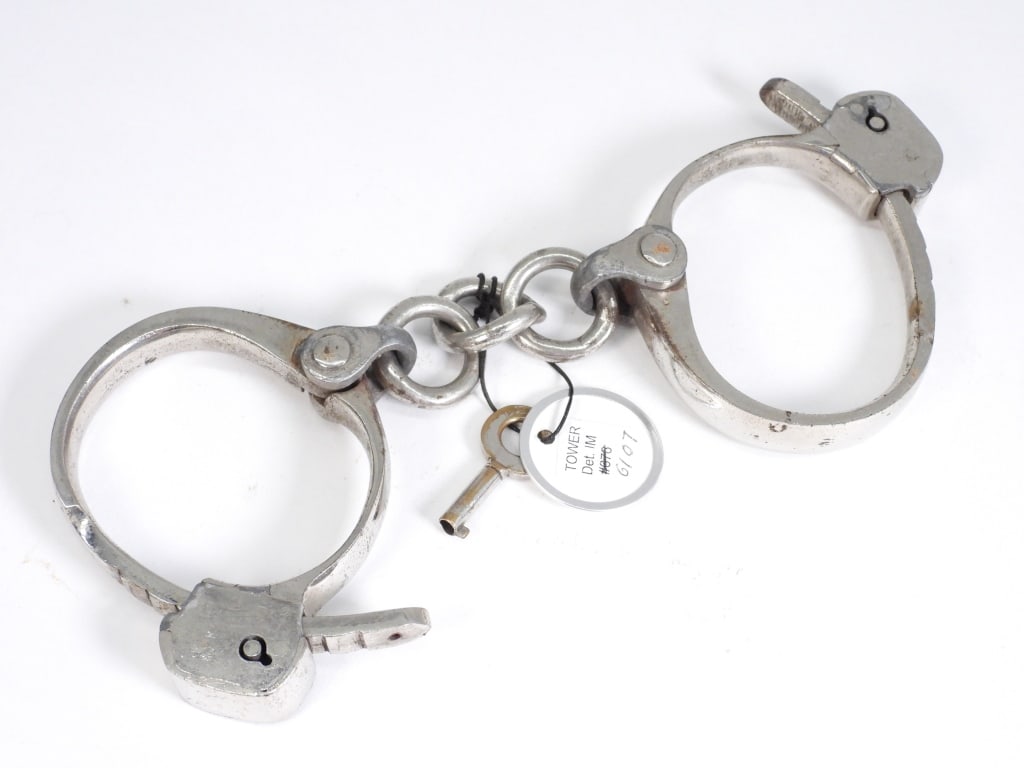 Tower Detective Copy Handcuffs (1 of 9)