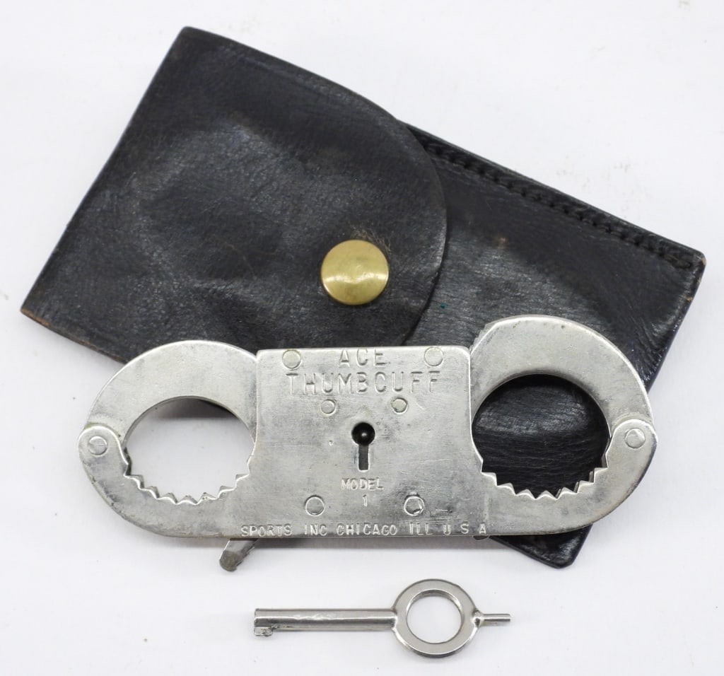 Ace Model 1 Nickel Plated Thumbcuff Handcuff (1 of 9)