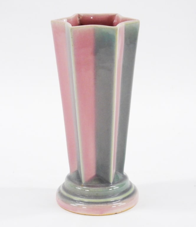 Roseville Pink Futura Art Pottery Vase (1 of 6)