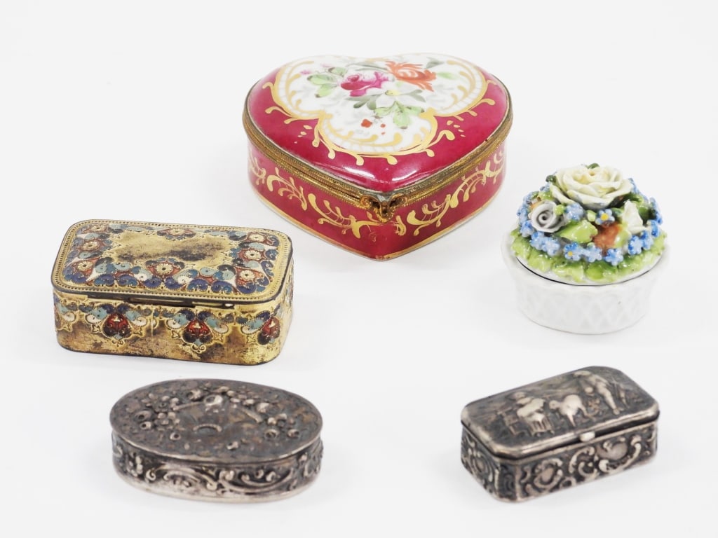 5PC Porcelain & Coin Silver Pill Boxes (1 of 13)