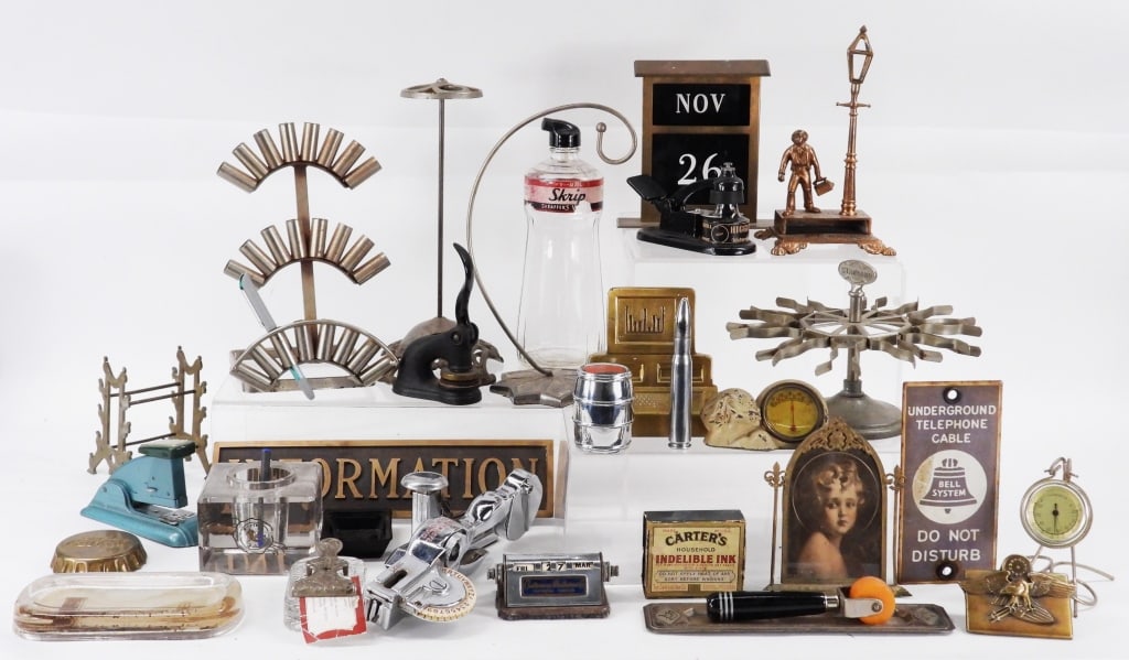 LG Collection of Assorted Desk Accessories (1 of 9)