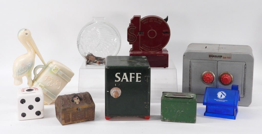 9PC Collection of Vintage Banks (1 of 7)
