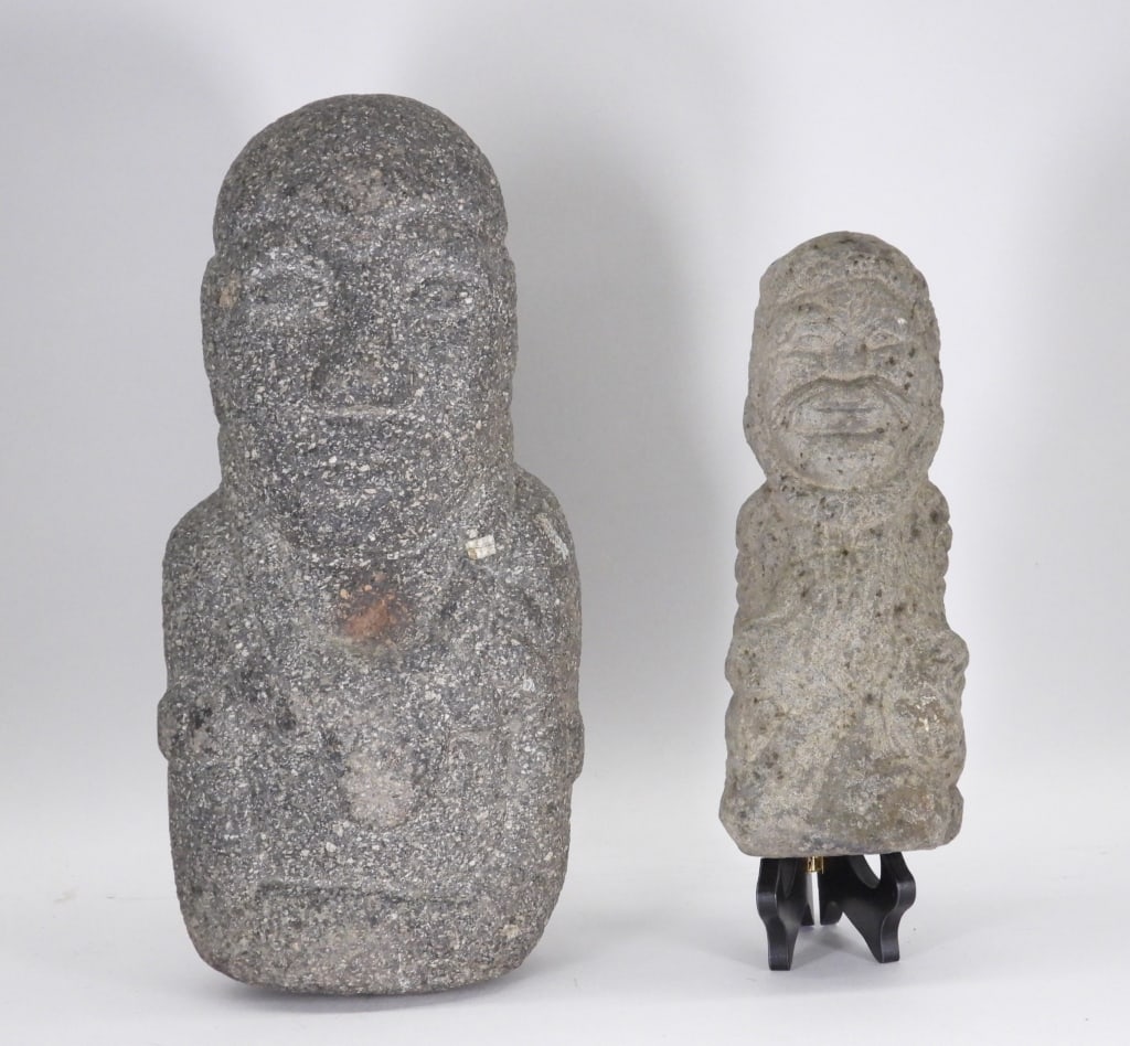 2PC Oceanic Carved Stone Figures (1 of 9)