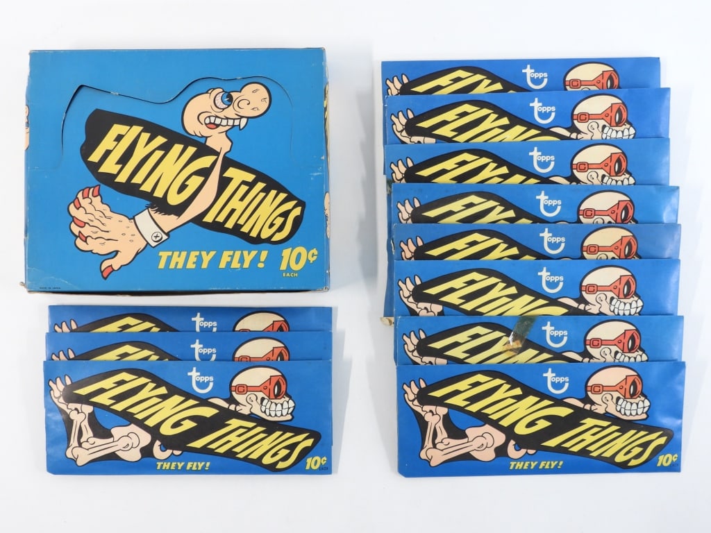 12PC 1966 Topps Flying Things w/ Display Box (1 of 13)