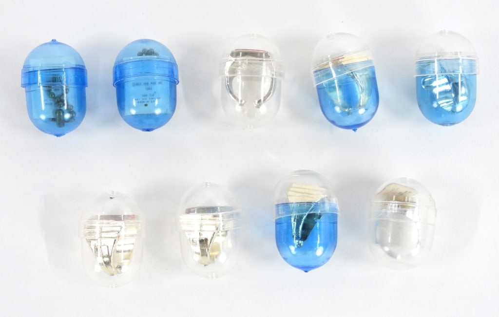 9PC 1966 Vari-Vue Batman Ring Key Chain Group (1 of 5)