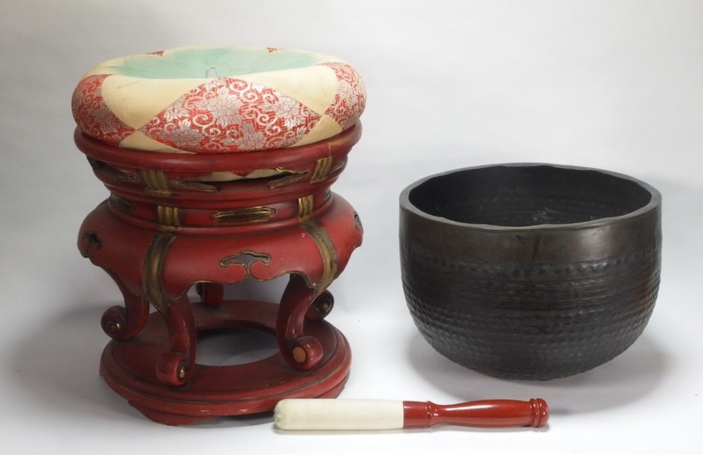 Japanese Bronze Gong with Stand Pillow Hammer (1 of 9)
