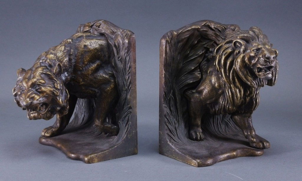 PR Bradley & Hubbard Cast Iron Lion Bookends (1 of 9)