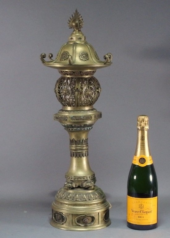 Fine Quality 1920's Japanese Bronze Lamp Lantern (1 of 10)